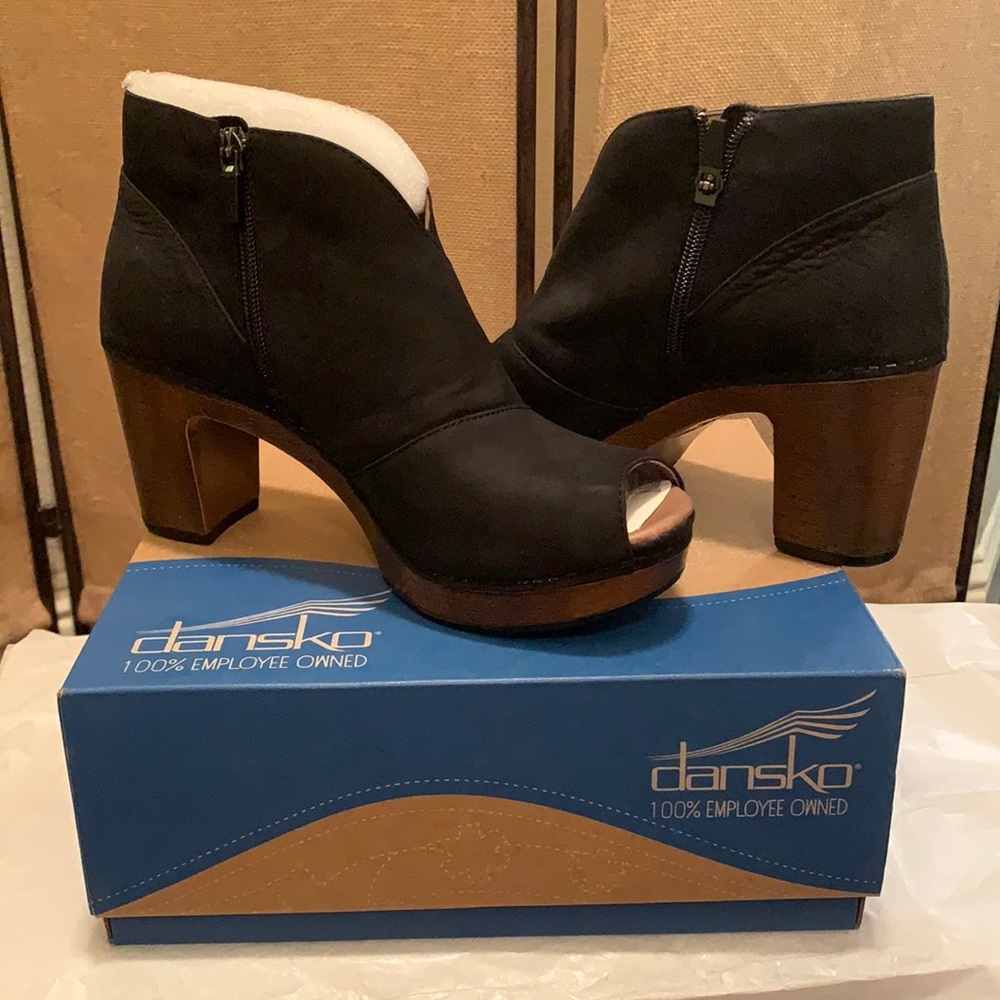 Dansko-Black Leather Peep Toe Platform Sandal SZ38